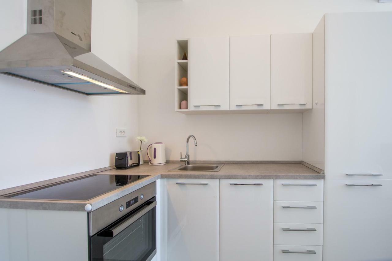 Apart Sky Residence With Sea View In Delmar 부드바 외부 사진